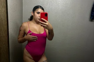 Pretty Latina Water 💦😘🤌🏼 come enjoy yourself with the best. 😵‍💫😮‍💨💋 - Image 8
