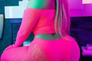 exotic latina juicy booty - Image 1