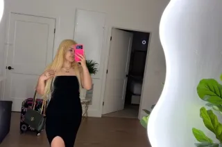 Curvy Latina - Image 3