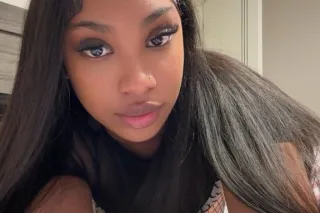 HOT & HORNY 🥂👅 - Image 2