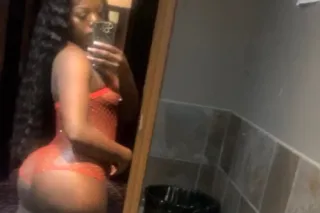 ✨Sexy Upscale Ebony Queen✨🍫 - Image 1