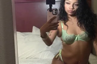 Available Tonight💋 - 24 - Image 1
