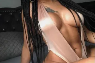 New in town 👄 Always free to m... - Image 1