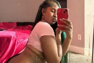 😋😋Petite BOMBSHELL🔥💣If you're looking. for a Tight pussy✅Ready to please you. Work 24/7.🥰 - Image 2