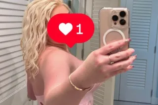 russian white girl w hourglass... - Image 1