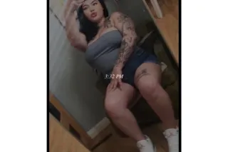 200 2 pops special 🍆💦👅 2 girl available - Image 1