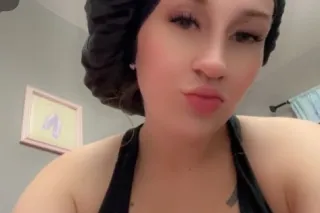 IM SNOWBUNNY IM AVAILABLE NOW BABY - Image 1