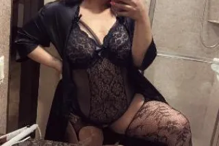 HOT AND READY - 25 - Image 3