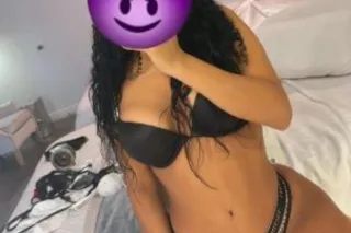Hello, I just arrived at the hotel and I have a few days available. ✌💋😋 - Image 1