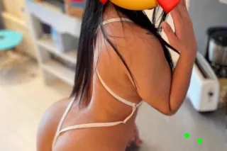 latina sexy esperando por ti - Image 3