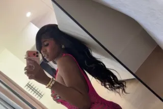 melanated pussy worth more than gold TS💋 - Image 5