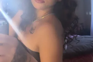 ✨Hey baby ready for a good time✨💋 - Image 1
