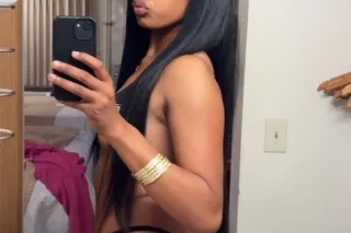 AskCurvy Redbone Stallion🍑👠Where Your Freakest Fantasies Cum To Life👅💦Ask About My Two Girl Special💕👩‍❤️‍💋‍👩🍭 - Image 1