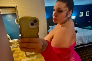 5'10 220 real thick real pretty Zoey - Image 4