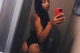 🩷Super Freak 🩷FaceTime Verific... - Image 4