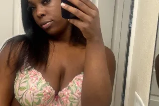 come have fun w sexy thick cho... - Image 2