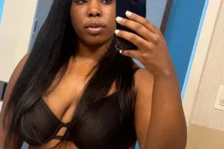 come have fun w sexy thick cho... - Image 3