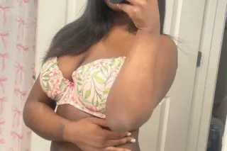 come have fun w sexy thick cho... - Image 4