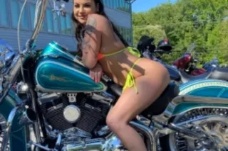 🎊❤PAWG SEXY BRUNETTE SNOWBUNNY - Image 6