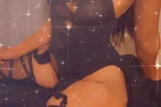 Hottie 🌺 ready to please 🌺 - 2... - Image 1