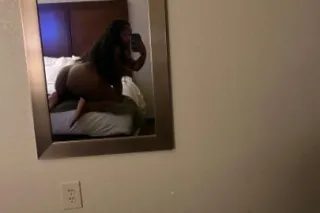 Upscale Ebony nympho ❤ big booty pierced pussy 😍 LARGO 📍 - Image 1