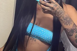 In town for the night 😌💦💦 - Image 6