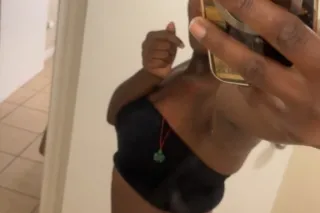 5‘5“ and real thick thighs, take a dive with this chocolate dollHey gentlemen, my name is Kartur💎🫧. - Image 7