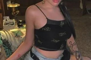 Content/Ft Shows/Sexting/Buy my worn lingerie! - Image 10