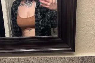 Content/Ft Shows/Sexting/Buy my worn lingerie! - Image 1
