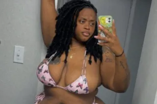 😍Thickk Light Skinn BBW Masseu... - Image 1