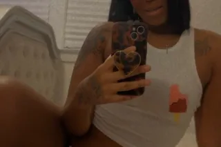 Vanessa The Vixxen 🧁 - Image 7