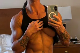 Female Bodybuilder - Image 9