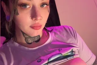 Come get your dick wet🤤💦 - Image 2