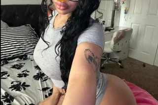 New in the area very sexy Lati... - Image 3