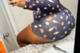 come have a little😏 fun with my slim thick ass💕😘 - Image 5