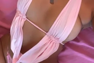 the sametime! 😻 good hygeine i... - Image 2