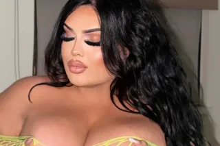 SEXY ARABIC TGIRL - Image 4