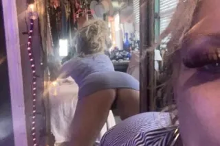 New Orleans Main Attraction💋 -... - Image 2