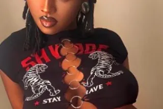 latina caliente 💓culo grande ❤... - Image 1