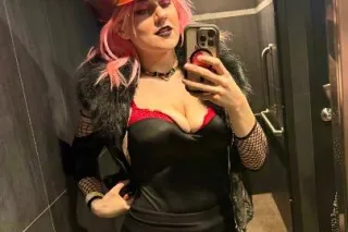 FemDommeKatt StrapOn Goddess -... - Image 2