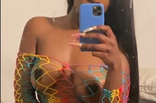 Ask about 2 girl 👩‍❤️‍💋‍👩👭🍭༶f༶... - Image 2