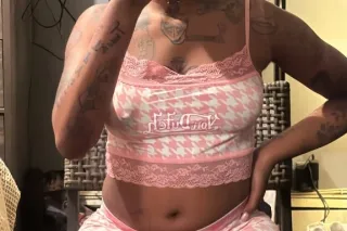 slim thick tatted tight wet gy... - Image 3