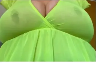 sexy big titty - Image 1