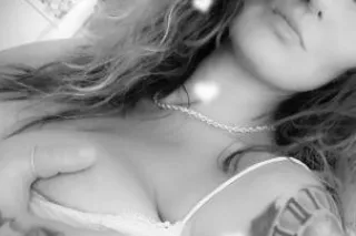 sexy discreet professional - Image 8