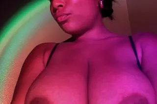 Busty Baddie💣 Soft and squishy... - Image 1