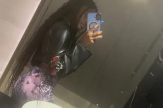 QV today !! PETITE & WET 🥵🥵 - Image 4