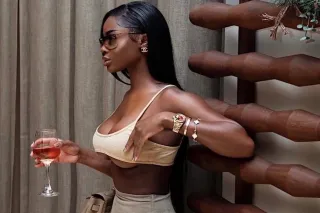 Nicki with the good pussy 💦 🐱 ... - Image 1