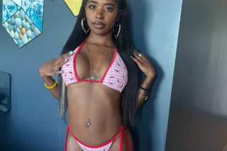 petite sexy brownskin cubanita... - Image 3