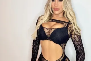Sexy latina - Image 1