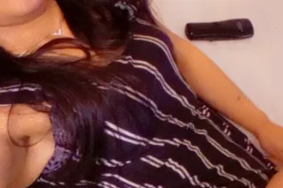 Beautiful Latina waiting to ma... - Image 3